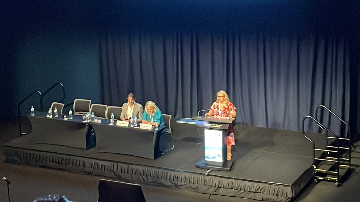 Welcome to the third and final day of AIBC 2022 . Great debate going on in Hall A on the topic that immediate breast reconstruction prior to post- mastectomy radiotherapy should be avoided- yes or no.  #AIBC2022 #BreastSurgANZ