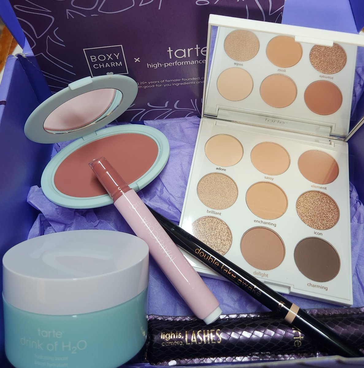 TNG1280's tweet photo. @boxycharm x @tartecosmetics takeover premium box.
#boxycharmxtarte #boxyoctober2022 #tartetakeover https://t.co/pYLz1Ryfxg