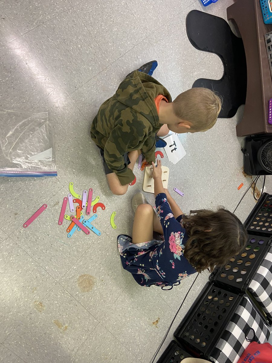 Small group reading rotations in action in 1st grade today! 🤩 Lots of hands on learning!  #weloveourriverotters🤟 #handsonlearningfun