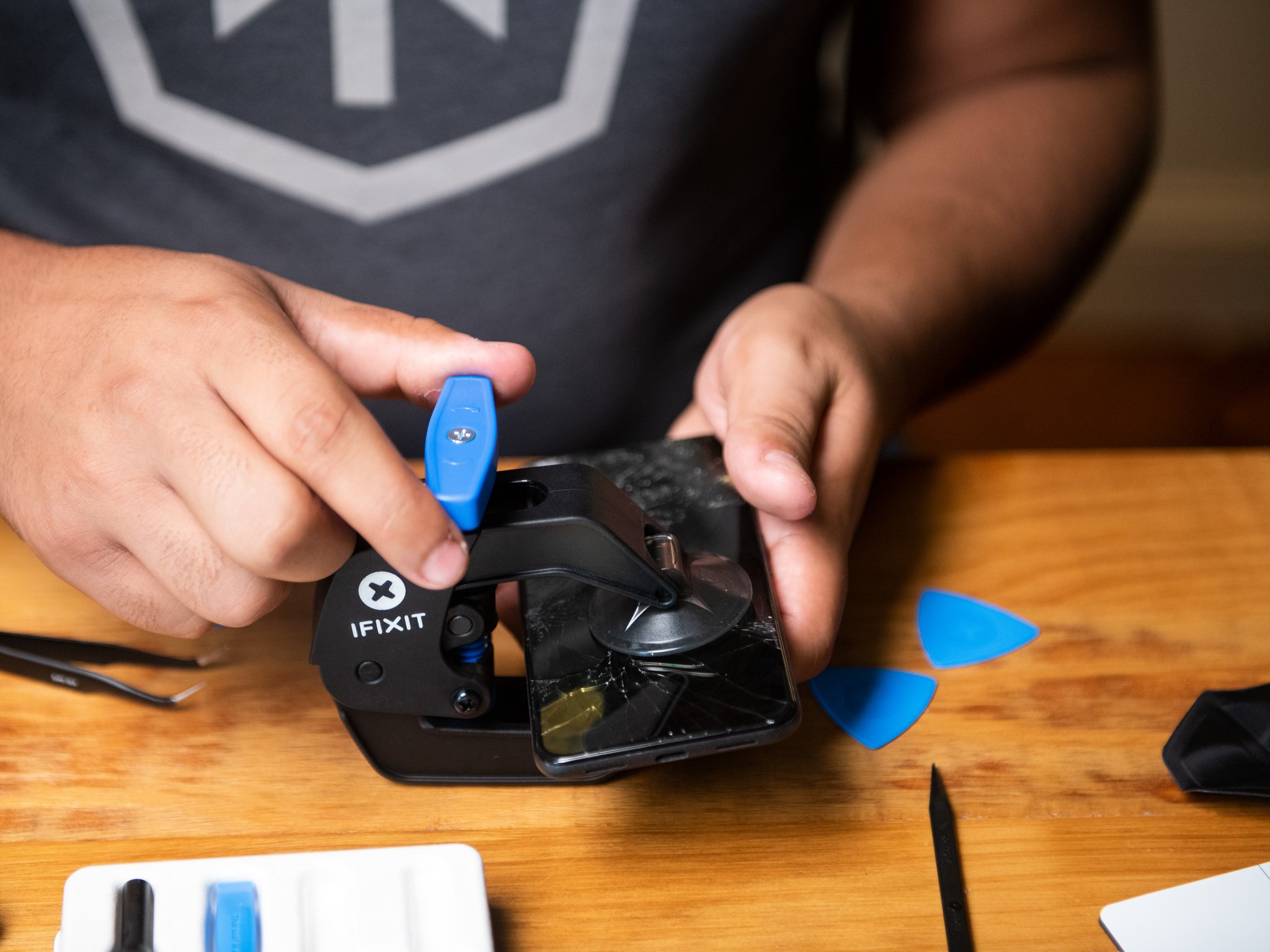 Ifixit suction cup deals
