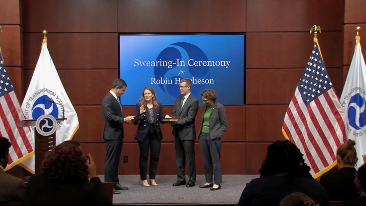 Robin Hutcheson tweet media