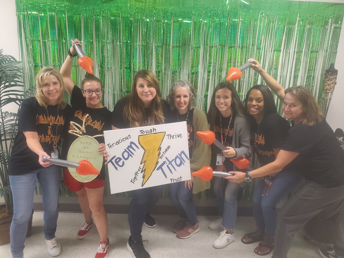 MrsOakes4's tweet photo. Thank you to @TStudentsupport for taking the time to make learning fun and engaging at Crosstoberfest! #TeamTitan⚡️ was very happy to take home the sacred pineapple as the undefeated team in a VERY close game! #TisdGameChangers @DrMichelleHowa1 @KimberlyMcLend1 @BrookeLooneyAPE https://t.co/AjWp23hCFG