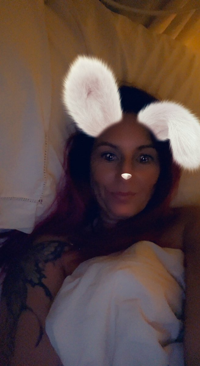 Right sleepy time cause someone has to look after all the poorly people tomorrow #FridayVibes