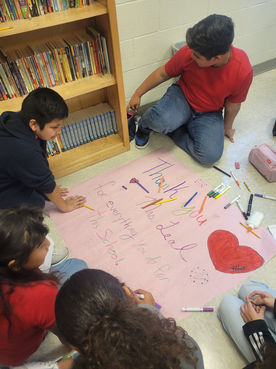 OESFifth108's tweet photo. 5th grade students showing appreciation for what administration has done for us and our FABULOUS school. They are truly loved. Happy Boss's Day!💚 https://t.co/IKgNsOA3ZO