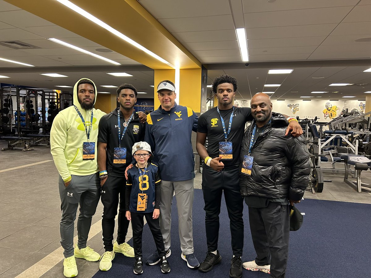 AveryJonesAllen's tweet photo. Had a great time at West Virginia yesterday definitely felt like I was in heaven! Thanks for the invite would be thrilled to come back to MorganTown! #HailWV @CoachMessay @NealBrown_WVU @JBrecruitingWVU @DrewCasa_ @WVUfootball https://t.co/sN6yrjuvlh