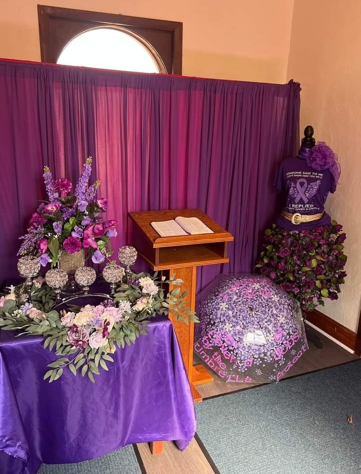 pcusabingewatch's tweet photo. Panthersford Presbyterian #RedSprings #NorthCarolina 
Bringing Awareness to Domestic Violence
"Stop The Hurt" 24 HR Crisis Line: 910-739-8622

#nationaldomesticviolenceawarenessmonth 
#FridayFlowers 💐 
#Presbyterian #pcusa @SynAtlantic #domesticviolence #Flowers
#FlowersOnFriday https://t.co/DDQjuQZTnX