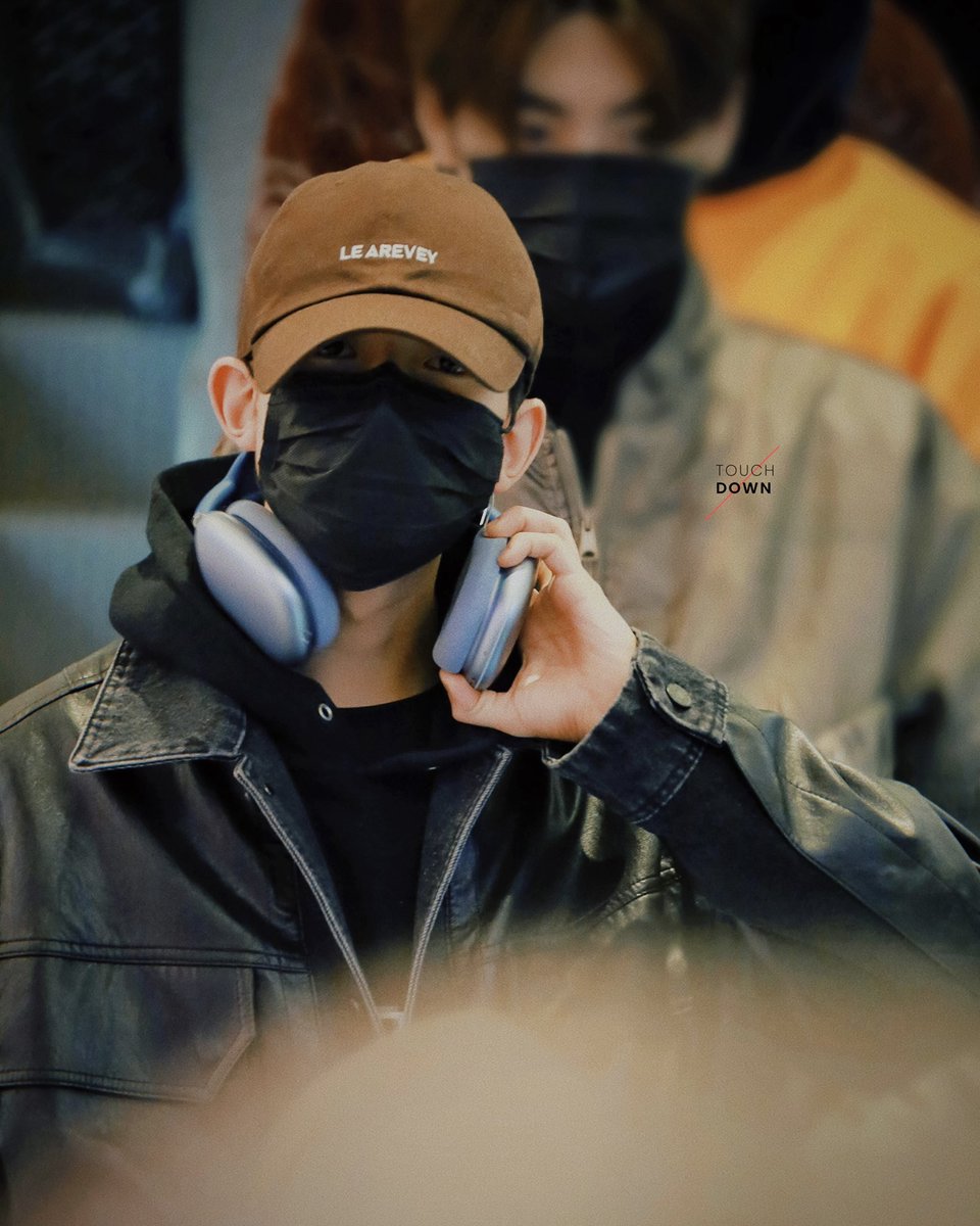touch6down's tweet photo. 221014 New York Arrival📸️

#ENHYPEN #희승 #HEESEUNG https://t.co/7N2rKPGRbN