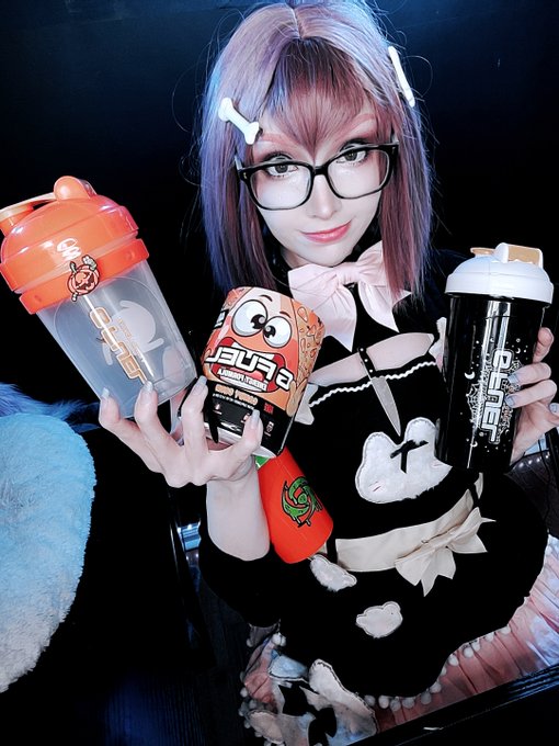 SO FOR SCIENCE - has anyone tried the new #Gfuel #DeadbyDaylight tub....Microwaved?   Can i get my upper<a href="/tag/gfuel"class="tags">#Gfuel</a><a href="/tag/deadbydaylight"class="tags"><span>#deadbydaylight</span></a>