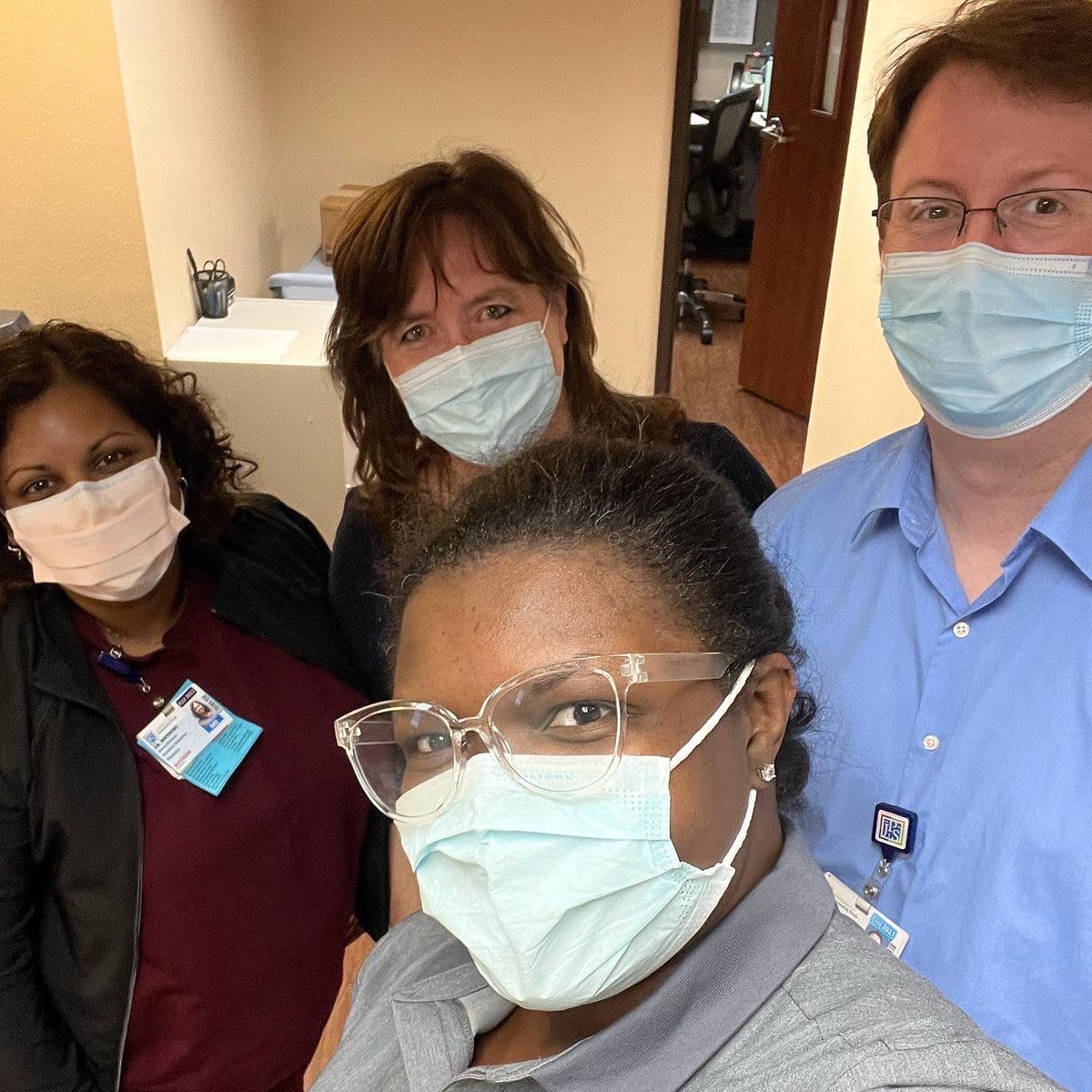 JPSGeri's tweet photo. It’s #FBF and the gang is all here! Geriatric Fellowship PD Dr. Mathews, APD Dr. @caburton01, Palliative PD -Dr. Hadley, and clinical faculty Dr. Collins. 
Check out the Flashback to 2017 with our Fellows Dr. Burton &amp; Dr. Calico!  #jpsgeri #jpsgerifellowship https://t.co/xBiNX0nARd