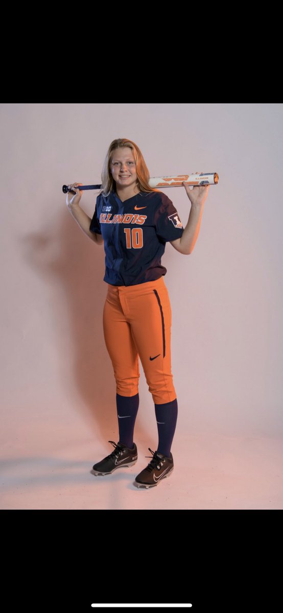 ellie_haggard7's tweet photo. B1G Dreams Do Come True! COMMITTED - University of Illinois Softball! I-L-L 🧡💙 
#illini | #HTTO | #famILLy  

@TyraPerry13 @Ltrout07 @Vanntastic8  @m_rodriguezzz_ @rachelhouck @IlliniSB @IllinoisStars @BBCHSsball @JenGrim_20 @ExtraInningSB @IHartFastpitch @Los_Stuff @TDJsports https://t.co/UJ6vk9k2st