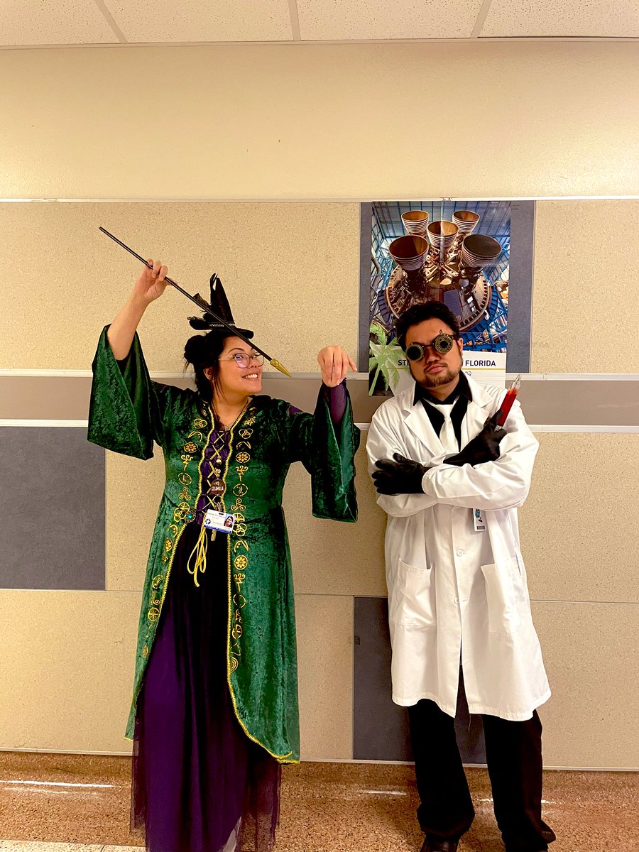 Bringing in the spooky vibes on this Friday! We had our Hocus Pocus lab today and we had a BLAST! 🧫🧬🧪🥼🧙🏼‍♀️ 
@Lone_StarTexans <a href="/Amy_Lemaster/">Amy Lemaster, Ed.D.</a>