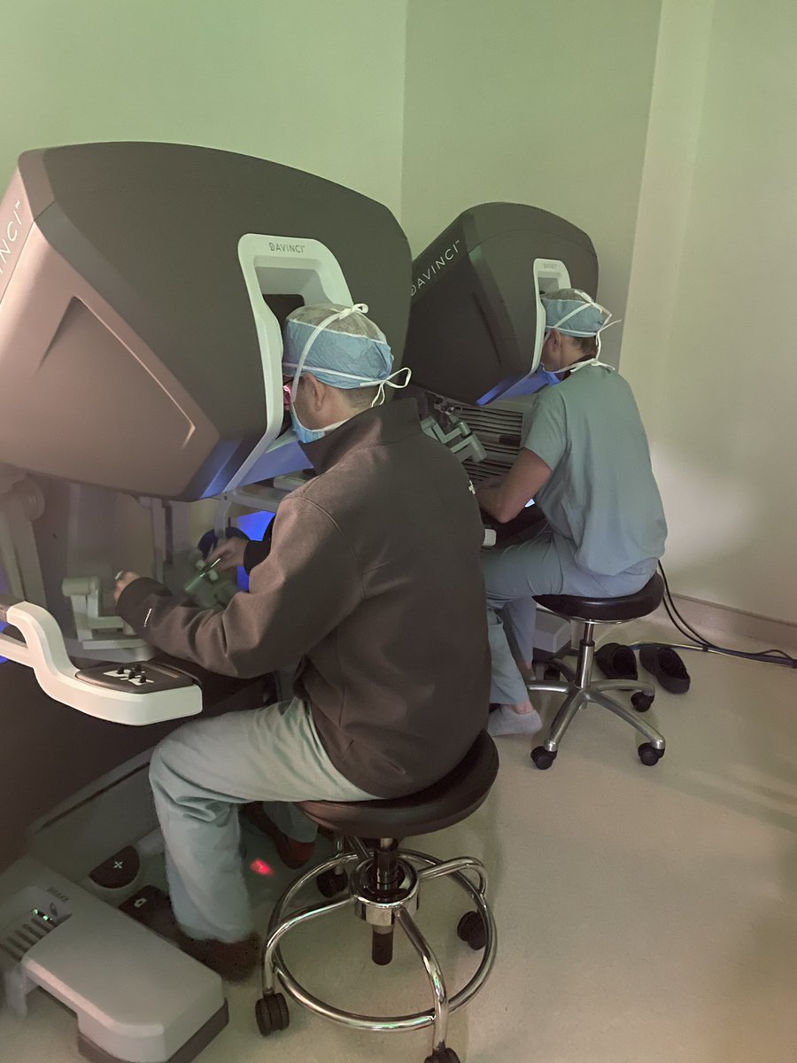 dustylusemd's tweet photo. Thrilled to have been a part of the first robotic urology case at our county hospital, LBJ. Special thanks to @JustinRGregg for his efforts to bring this technology to the patients and residents @harrishealth. Many more cases to come! @UTHUrology @secanfield @ajleonard91 https://t.co/dqLhR4KjAa