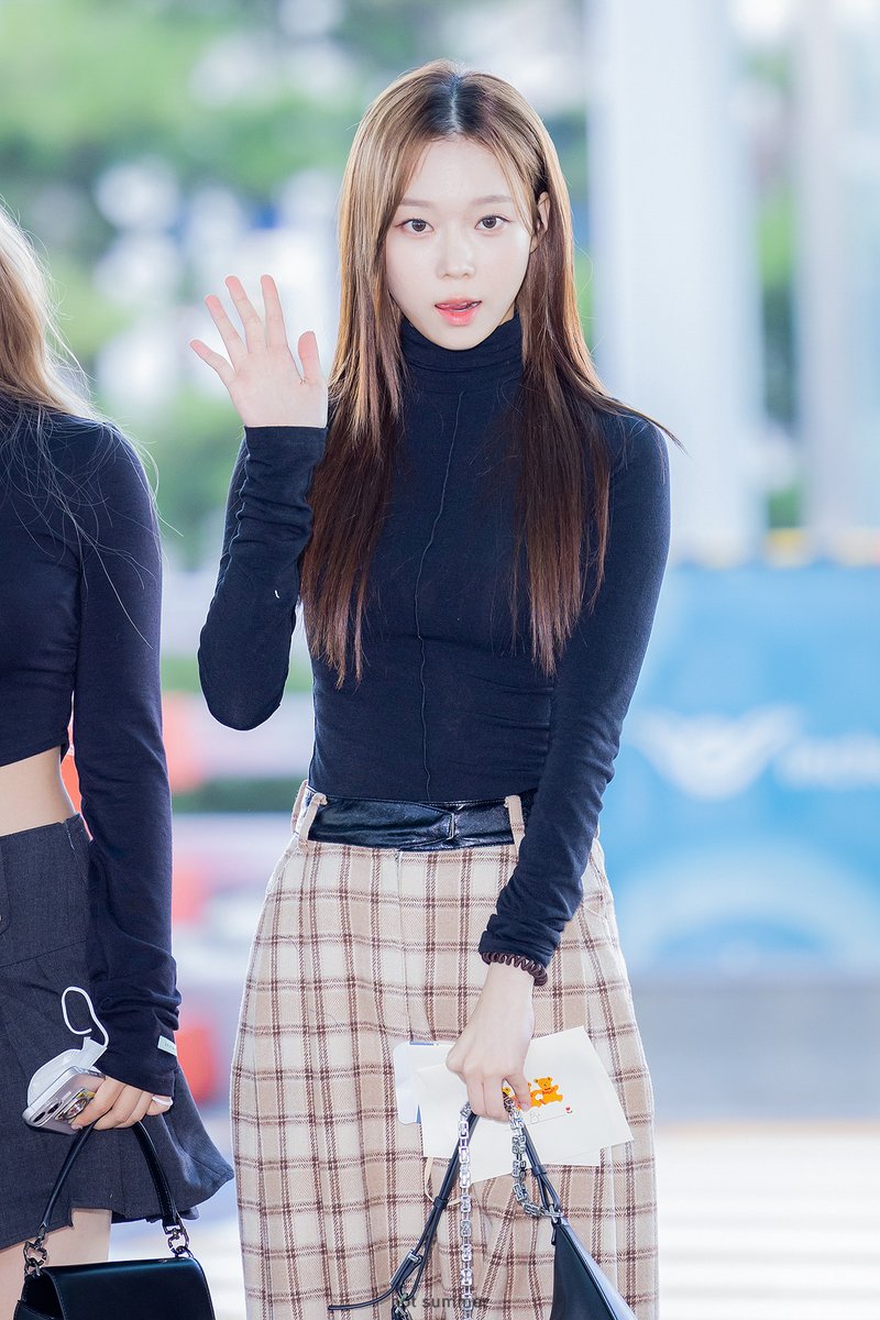 is_not_summer's tweet photo. 221013 #aespa #WINTER #에스파 #윈터 https://t.co/NFyky2YCps