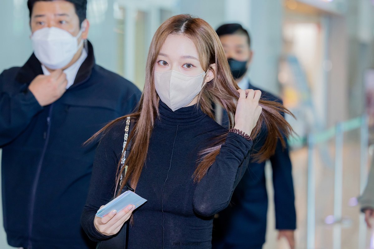 is_not_summer's tweet photo. 221013 #aespa #WINTER #에스파 #윈터 https://t.co/fr6OQod5YX
