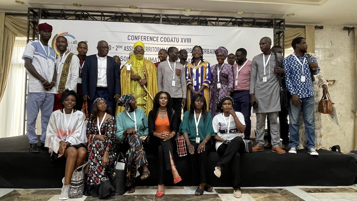 Jve_Senegal's tweet photo. 1/4
Le 05 toujours avec @ClimateChance nous avons organisé des rencontres dans le cadre de la #Caravane Tambour Battant en route vers la #COP27
🤝Rencontre avec:
1 le #Premier_Ministre
2 Les députés du #REPES
3 Le #COMNACC
4 La @Banquemondiale
Pour la remise de la #Déclaration https://t.co/iEZHSJWVwc
