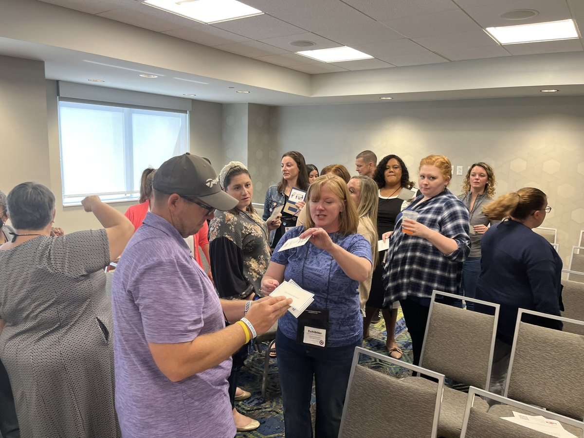 Texas_LRE's tweet image. LRE does it again. Second session Cartooning the Bill of Rights was another success @TXCSS22 #TXCSS2022 #TexasLRE