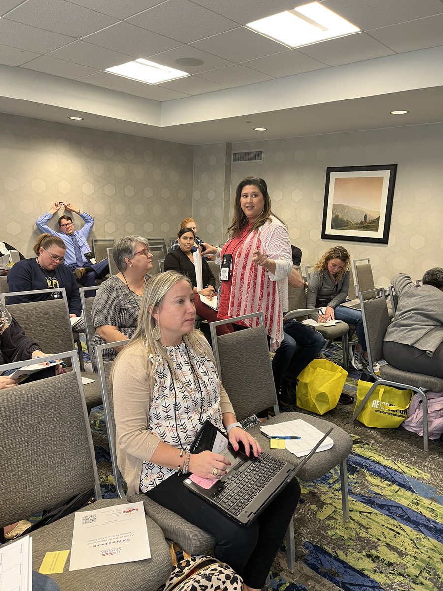 Texas_LRE's tweet image. LRE does it again. Second session Cartooning the Bill of Rights was another success @TXCSS22 #TXCSS2022 #TexasLRE