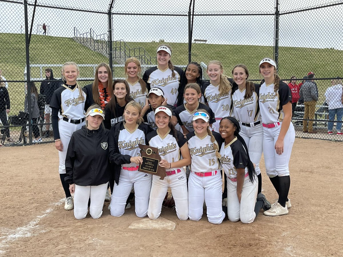 fhnorthsoftball's tweet photo. District Champs!!!!! https://t.co/gNUVy8kyvL
