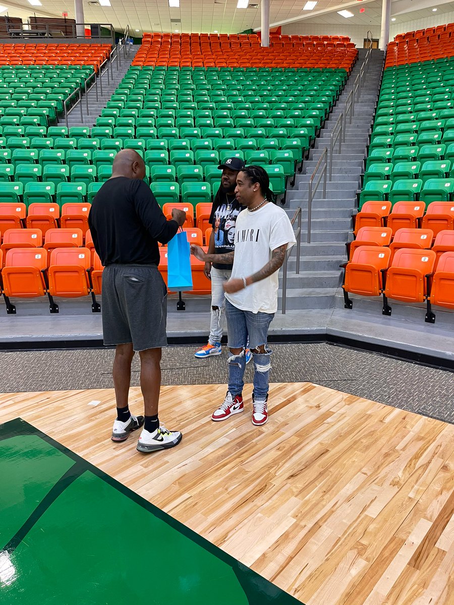 Robert McCullum tweet media