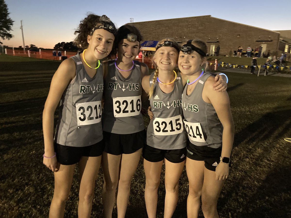 Raptors girls are night racing!! ⁦<a href="/RTHSRaptors/">RTHS Athletics</a>⁩ #PutInTheWork