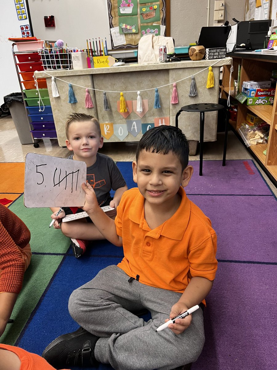 MsRoach_Kinder's tweet photo. Kindergarten mathematicians have been working hard on learning numbers to 10. Today they helped create a class anchor chart to show all different ways they know how to represent numbers! 💚🔢@WillowRoadVS13 @VS13UFSD https://t.co/oTTjpET9P3