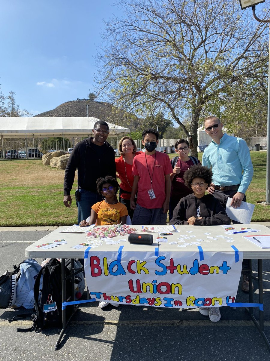 Redwood_MS's tweet photo. Club Rush @Redwood_MS #unity #clubfun #schoolactivities https://t.co/gseLK9YlIh