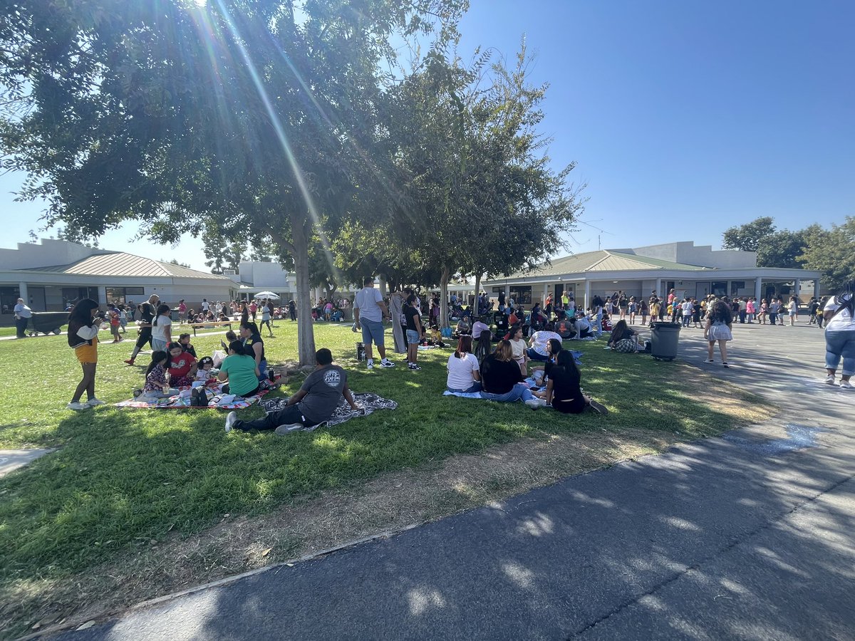 Loudon Elementary School tweet media