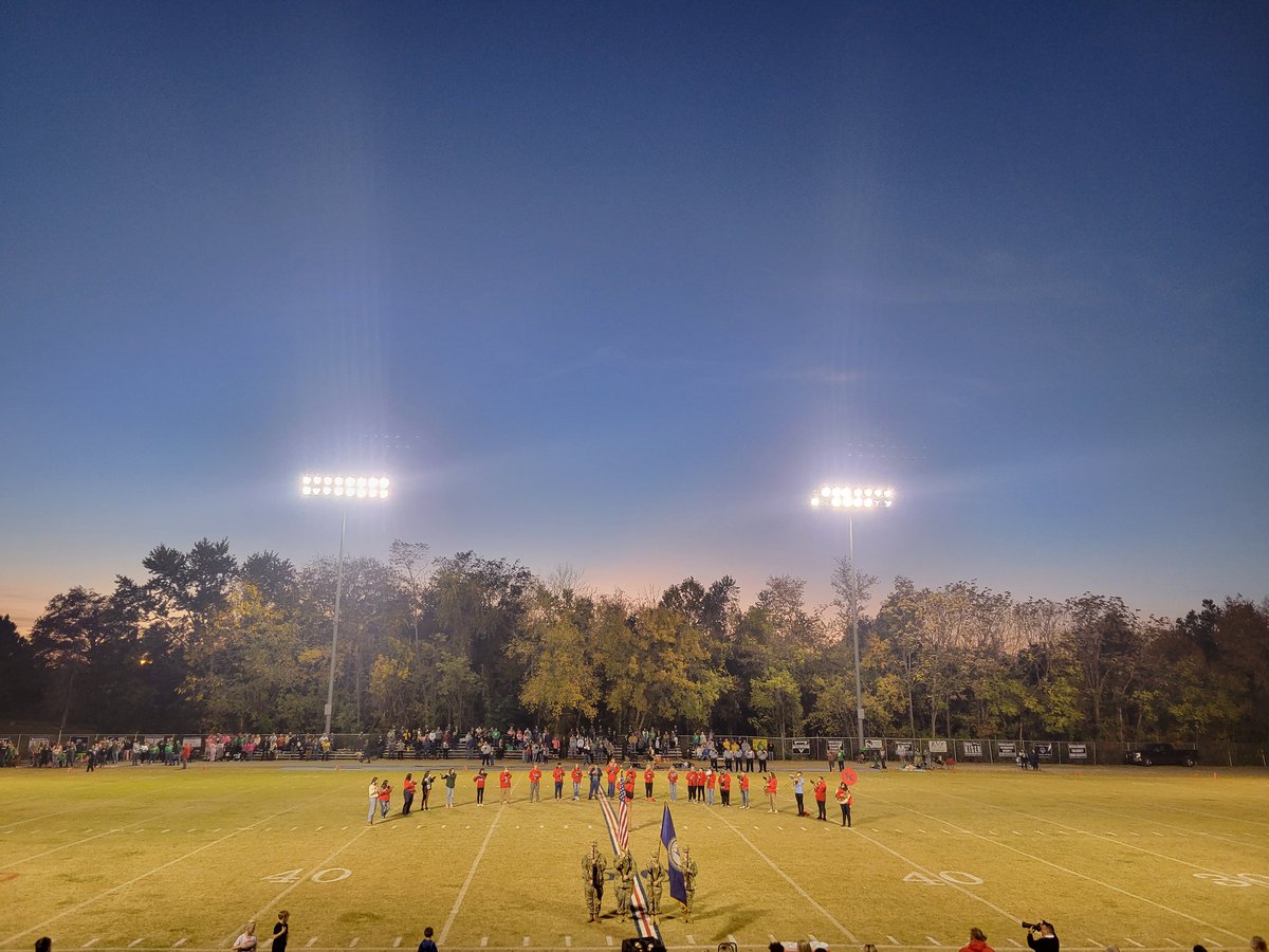 echsfb's tweet photo. Here we go - district battle between our Raiders and the Musketeers!! Raiders to kickoff to begin game  
Kickoff upcoming. 
Raider Up!
#CCC
#ProtectTheStripe 
@lisajtr @East_Barstool21 @ECRaiders @zklemmeADI https://t.co/wWkwlbEyj6