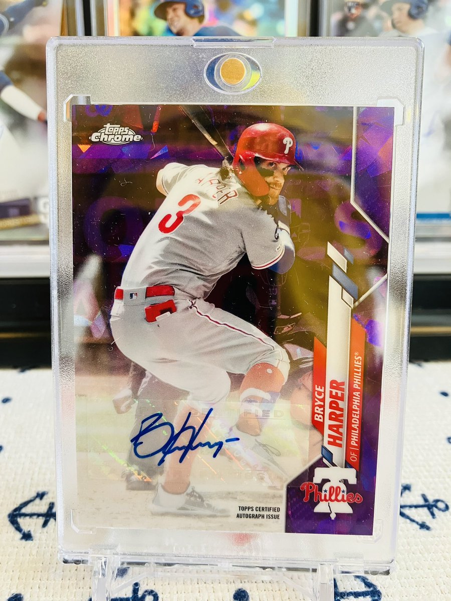 2020 Topps Chrome UpdateのHarperさん入国しました🇺🇸🙌
カッコいい❣️PS大活躍期待してます⚾️