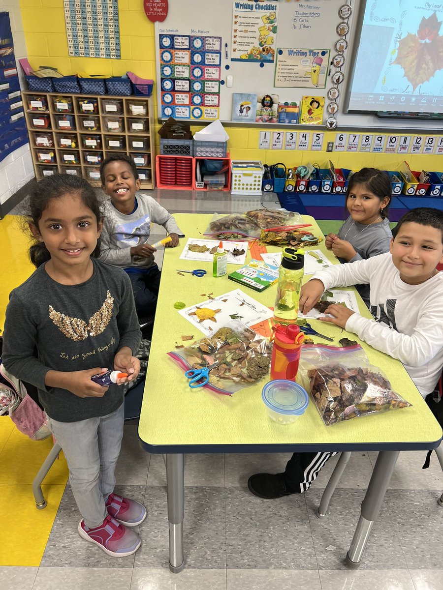 Mariner2nd's tweet photo. We kicked off our Friday with some fall fun! 🍂🍁🍃🤗 #leafman #leafcreations #2ndgrade #westgatees #fallfun https://t.co/jxf5en0fTg
