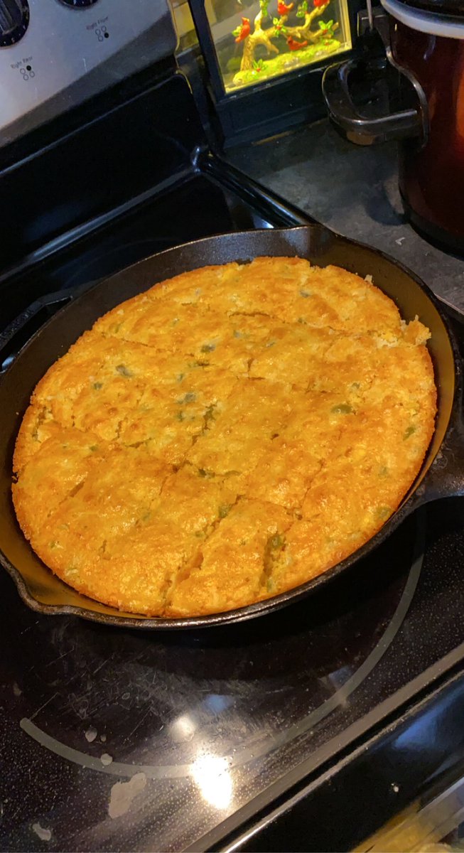 MeaganRobinson7's tweet photo. Jalapeño cornbread + taco soup for the win #southern #homemade #thatcolortho #Chefmeg #foodie https://t.co/Fi3xSihnZ3
