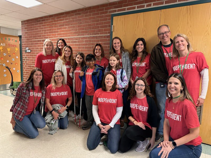 Happy White Cane Day to my #fabfives for continuing to educate those around them. Such a great show of support today‼️❤️ #gillespiesgoalies #fabulousinfifth #wgleads #d25learns #d25itspersonal #happywhitecaneday <a href="/AHSD25Westgate/">Westgate Elementary</a> <a href="/LizTVICOMS/">Liz MacNamara</a>
