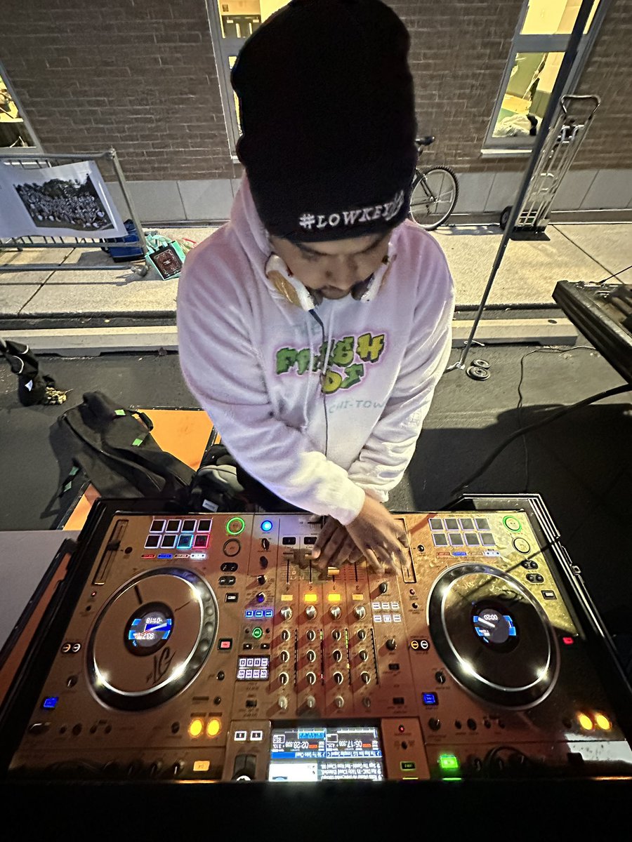 GregGardner718's tweet photo. Out here at SJC for their fall pep rally. When they asked if I could do the introductions I knew I needed to bring @officialdjlg to help with the 🔥! Glad we could make this a memorable night for their cheer team and football players! https://t.co/QYJIDcXyG5