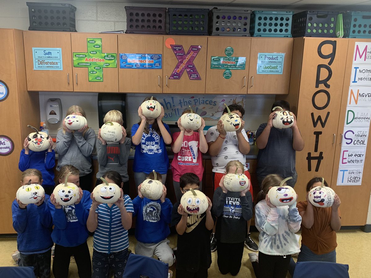 These 4D AR stars are ready for spooky season! #lakeviewvikes