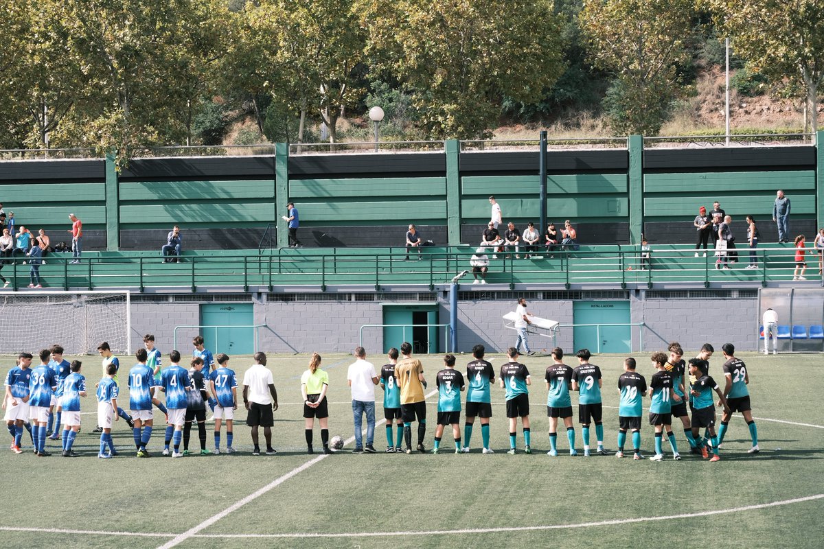 timcamera96's tweet photo. 📍Barcelona🌍
スペインバルセロナでサッカープレー写真撮影します📸
バルセロナサッカー留学の思い出に。
小学生、中高生、ユースチーム、、、

#footballculture  
#写真で伝える元気な姿
#いつか写真の中の選手と再会

#スペインサッカー留学
#バルセロナ観光 #バルセロナ留学
#旅人 #世界一周 https://t.co/n176fTssQX