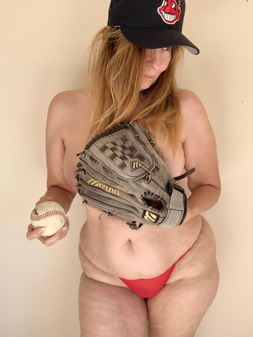 10 inning thriller in NY!   #Guardians #bellybutton #bellylove #maturehot #maturebeauty #BustyPerfection<a href="/tag/guardians"class="tags">#Guardians</a><a href="/tag/bellybutton"class="tags">#bellybutton</a><a href="/tag/beautiful"class="tags"><span>#beautiful</span></a><a href="/tag/gorgeous"class="tags"><span>#gorgeous</span></a><a href="/tag/baseball"class="tags"><span>#baseball</span></a><a href="/tag/hotbabe"class="tags"><span>#hotbabe</span></a><a href="/tag/bustybeauty"class="tags"><span>#bustybeauty</span></a>
