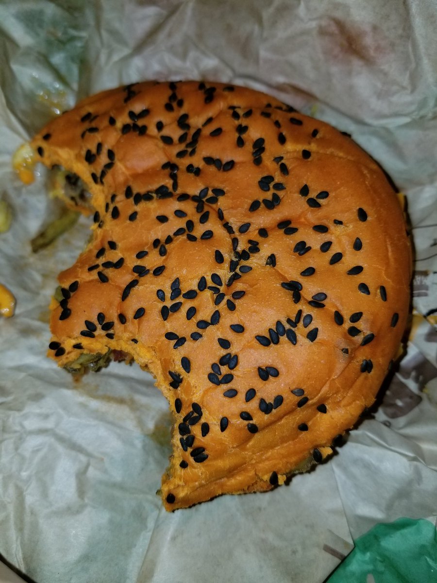 Deathbydvd's tweet photo. You know I had to get that @BurgerKing Ghost Whopper👻🍔
#BurgerKing #GhostWhopper #Halloween https://t.co/SjOKqbDWGv