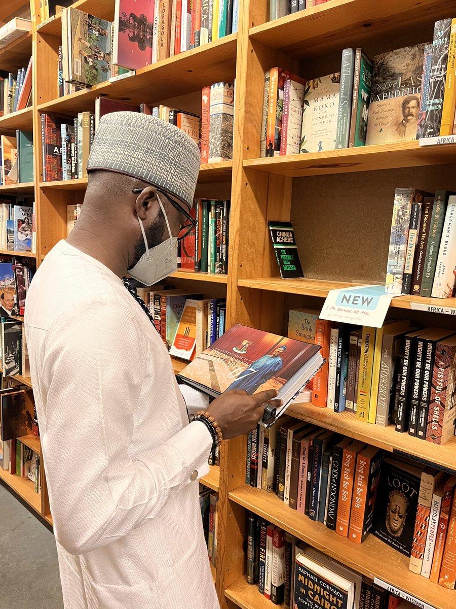MansurIB007's tweet photo. Hi @tolanialli, I just stumbled upon your photo album of late Abiola Ajimobi at @Powells, the largest independent bookstore in the world. 

Powerful shots! 👊🏾 

#IVLPFellow https://t.co/HIqRs4LOMQ