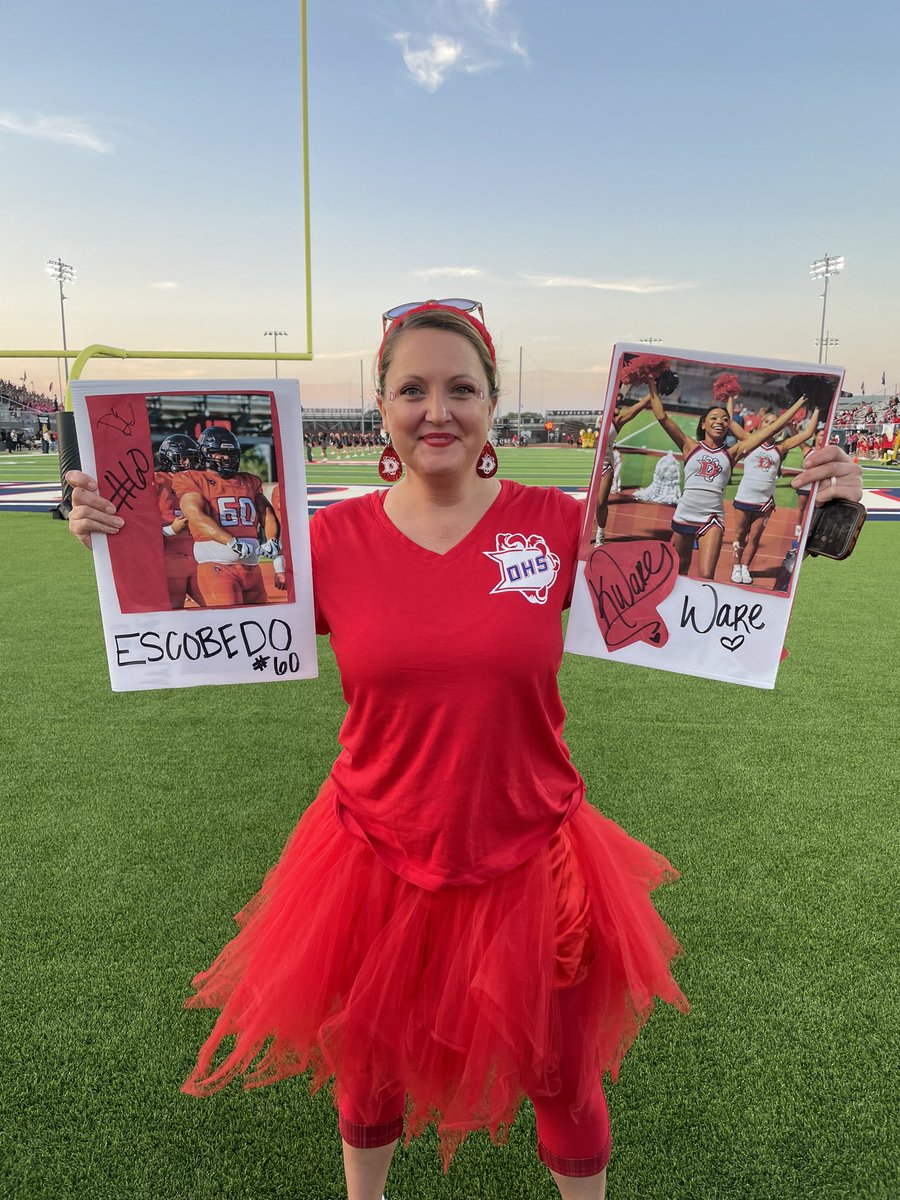 DawsonHighSchl's tweet photo. Ms. Jones is our #OfficeAides biggest fan!! #RivalryWeek ❤️ https://t.co/H1cejXCbwF