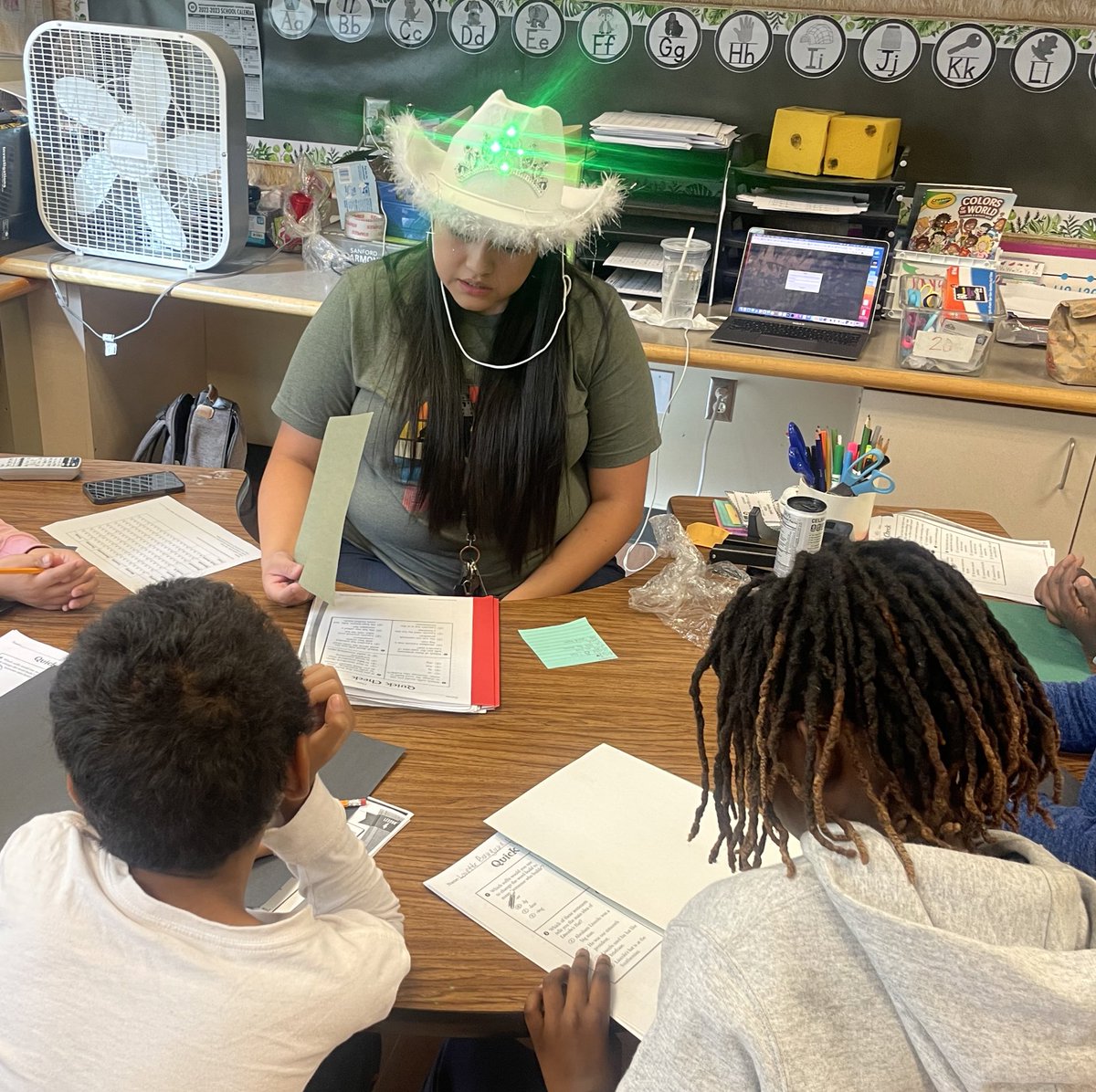 courtneyjwright's tweet photo. There are teachers that bring the magic every day to their Ss. @MsGasparm is an #ACEmazing Edurockstar bringing it to her Itime reading group @AudeliaCreek. Btw, she’s the #math teacher! I #risdbelieves we all need some @MsGasparm in our lives! #itsastallionthing https://t.co/RZwS2PL3pW