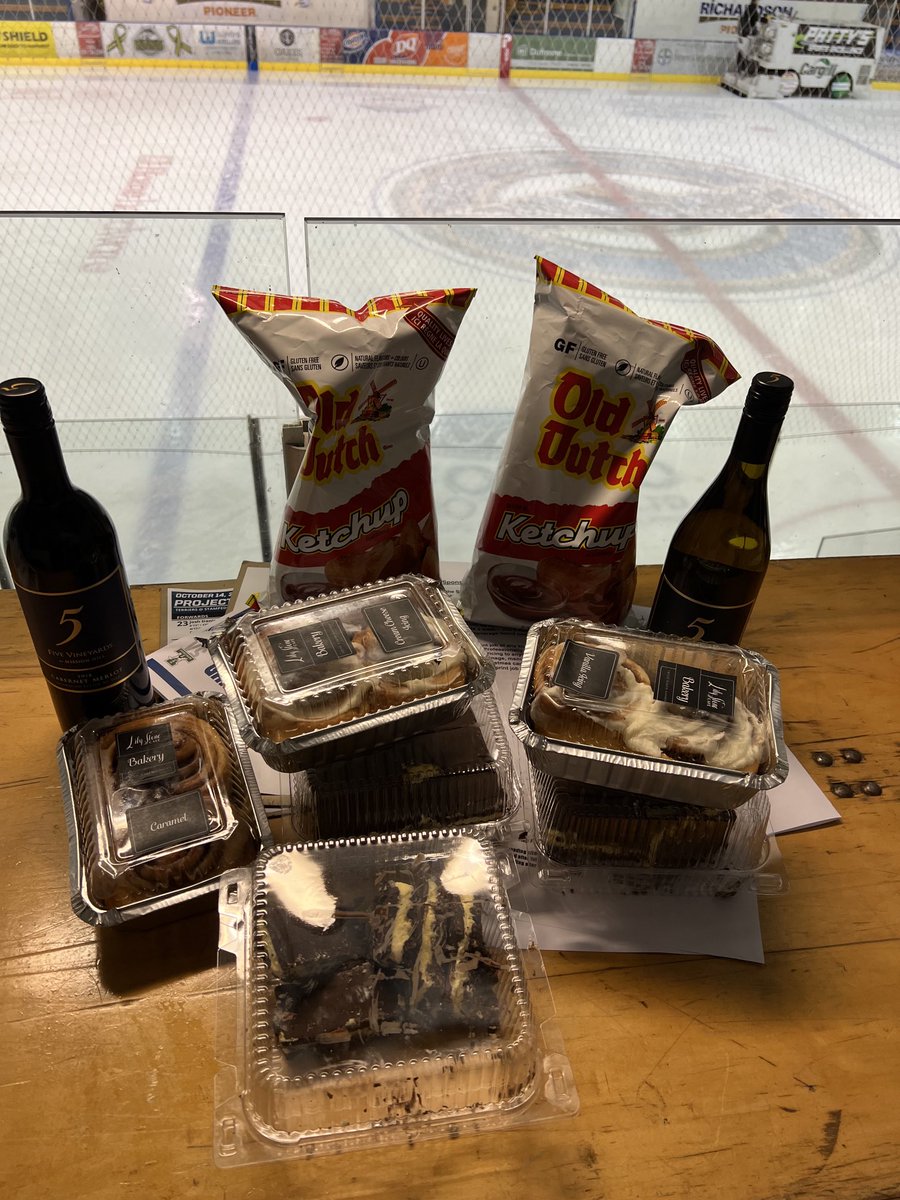 Well, well, well. Look what the Keck &amp; Mason families gifted your HockeyTV crew prior to tonight’s game. Your generosity is always gratefully appreciated. Thank you to all. #WeLoveGifts