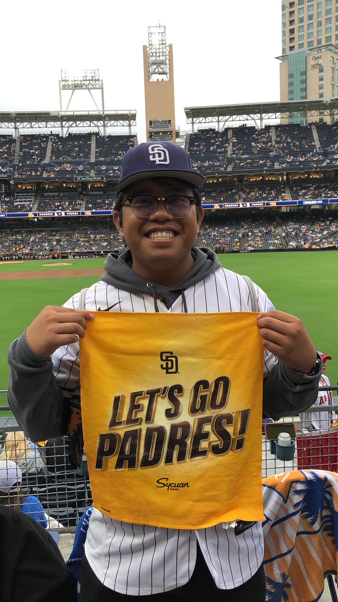 BarreteNathan's tweet photo. #timetoshine #padres https://t.co/5wBxi2jLS3
