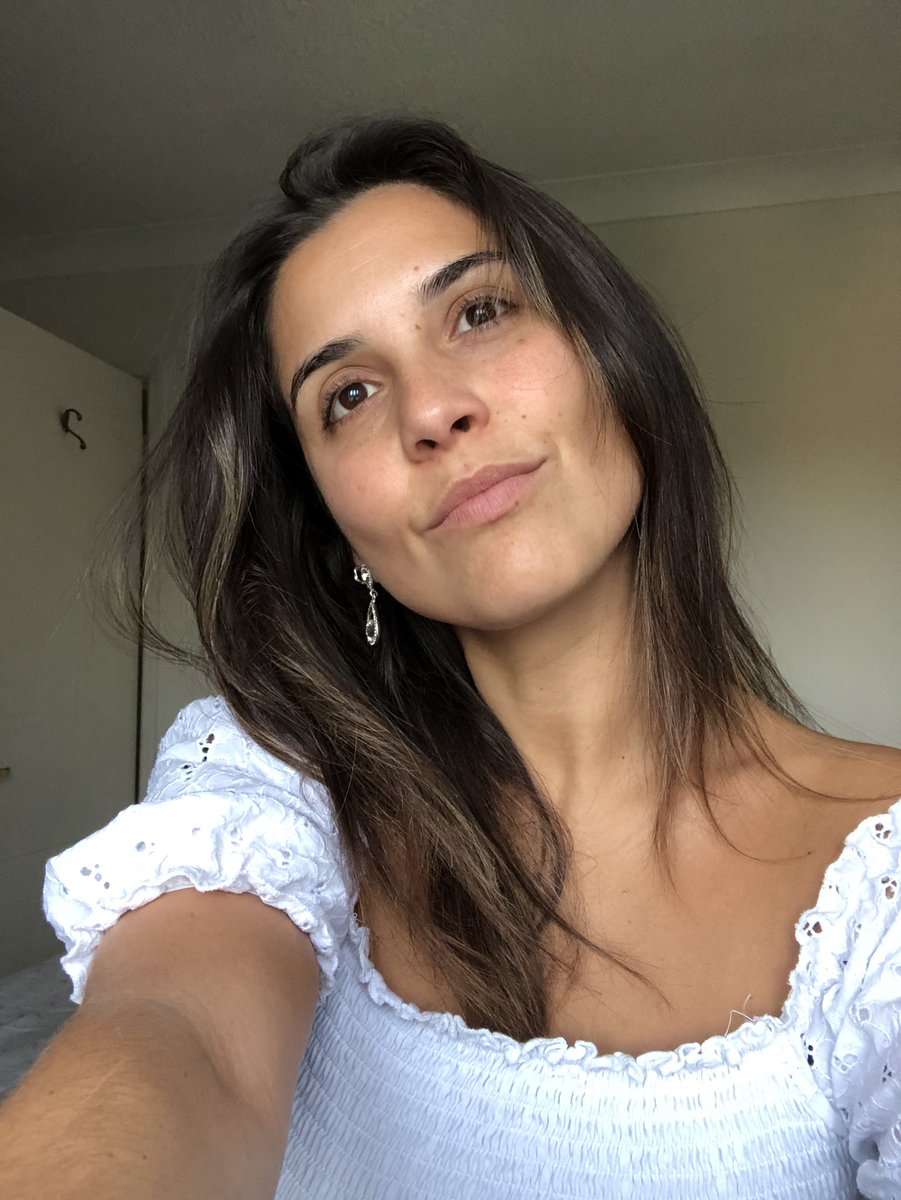 elle_seline's tweet photo. #makeupfree #elleseline #nodigitaldistortion #friyay https://t.co/GRhU2UalpJ