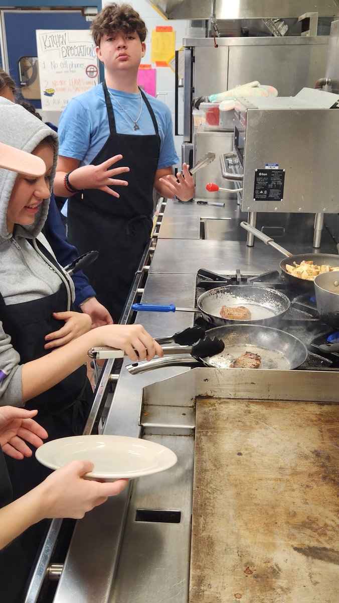 BroncoCulinary's tweet photo. Advanced Culinary, in their proteins unit, learned about reverse sear and sous vide - we had some beautiful tri tip and choice NY strips! It was a good way to end the grading period 😉 https://t.co/8wRpAF9mKN