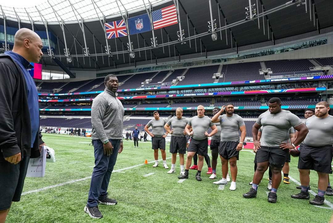jvaka75's tweet photo. π Thank You Coach @R_Oben It Has Been an Honor To Watch & Learn From You, Giving Technical & Life Skill Advice at The NFL IPP Combine In London.
#NFLIPP #IPP #NFLNZ #Blessed
#7T5SportsAcademy #CoachVaka
#IPPScout https://t.co/FirCER0Pd1
