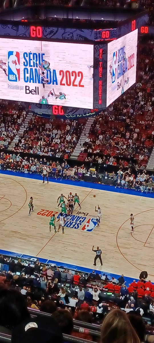 ChrisLienart's tweet photo. @NBAextra @TeamNBAextra @SoFrenchProd @JMonclar from Downtown Montreal Bell Center, ce soir c'est pas le Hockey des Canadiens, mais les Raptoooooors!  Bises à la meilleure team, so impatient de vous retrouver pour la nouvelle saison depuis le Québec ! https://t.co/S5xP8rP79v
