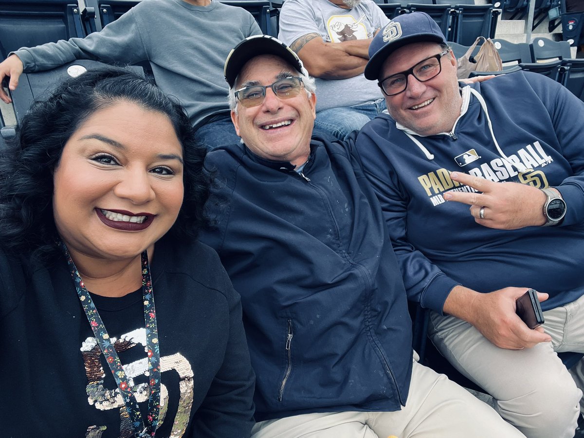 eviedepaz's tweet photo. Let’s go Padres! #timetoshine https://t.co/m6v0XjNrHk