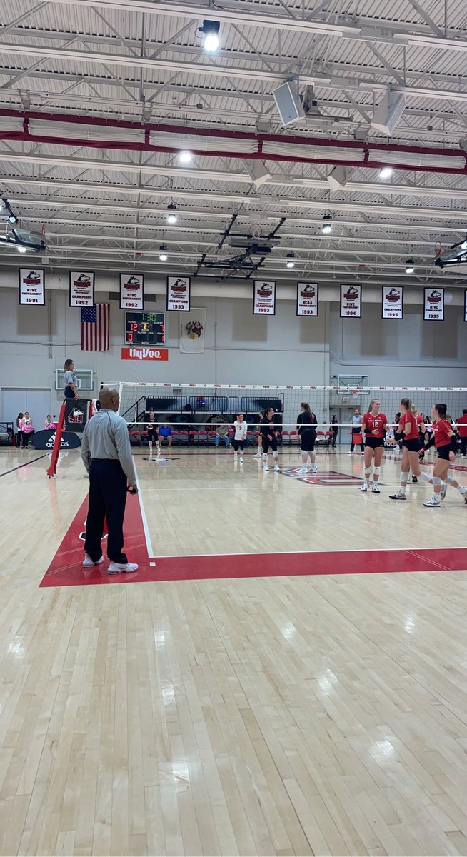 #HuskiesSupportingHuskies at <a href="/NIUVOLLEYBALL/">NIU Volleyball</a> <a href="/husk_experience/">Huskie Experience</a> 
<a href="/natalie_hamp/">Natalie</a> <a href="/gilldolitsky/">gillian dolitsky</a> <a href="/jacklynd8/">Jacklyn Dolitsky</a> <a href="/ciara_ryan815/">Ciara Ryan</a> <a href="/BrookelynSears/">brookelyn :))</a> <a href="/isabellegwest/">Isabelle West</a>