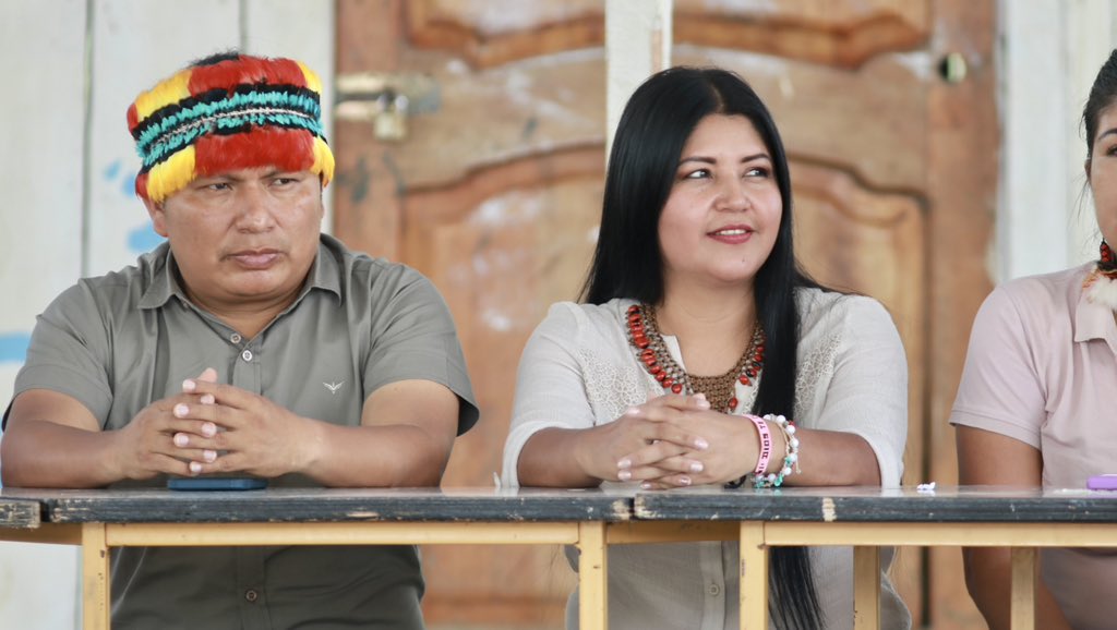 AmazoniaEc's tweet photo. La secretaria técnica de la #Amazonía, @SilviaSanti11, junto a su equipo técnico, visitó la comunidad Santa Cecilia de Villano en el cantón Arajuno. 1/4 #TransformandoLaAmazonía 
#AmazoníaEnTerritorio https://t.co/QdgOS0XbOl