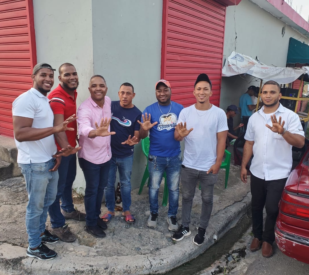 licjuandiegolpz's tweet photo. La juventud de los Alcarrizos está con Margarita @margaritacdf

#Vota5

@juventudconmargarita @YuriEnriqueRL @juntosporella_ @redespldalcarr1 @redespldrd @PLDenlinea https://t.co/8vHQfn9uJt